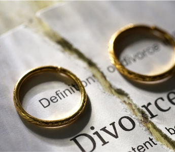 The era of lawyers’ monopoly is at risk: highly specialized divorce lawyers are entering the scene.